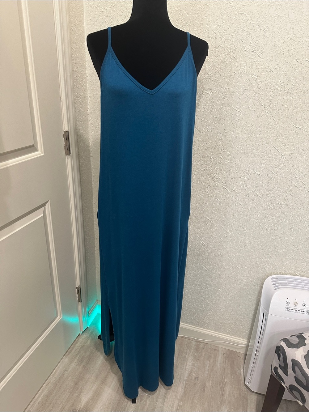 Sleeveless V-Neck Maxi Dress in Teal